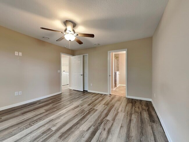 Building Photo - 8547 N Tiny Lily Dr