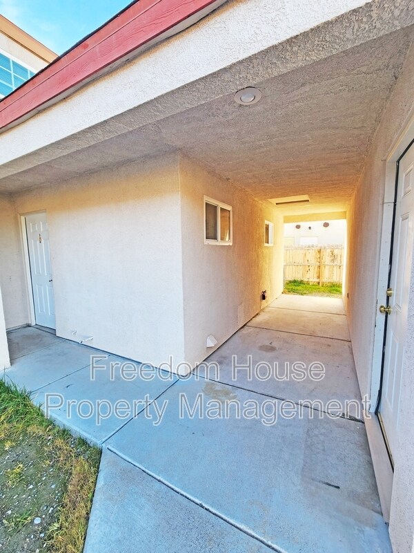 Foto del edificio - 1991 Sycamore Ave