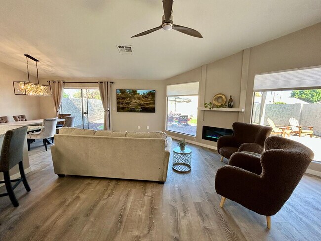 Foto del edificio - 4212 E Sandia St