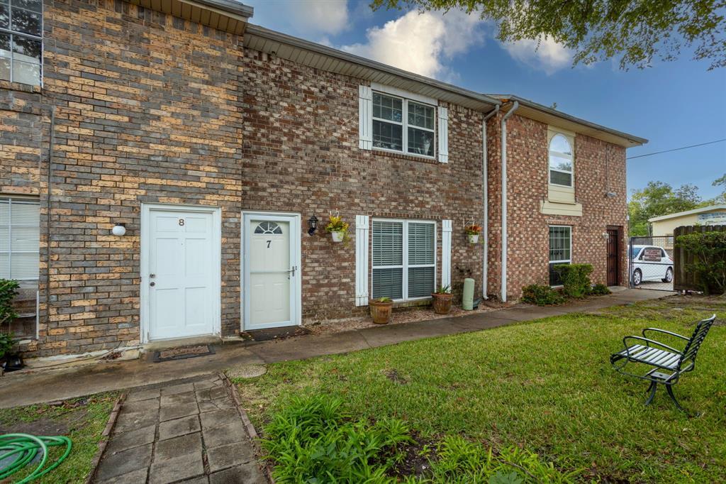 Primary Photo - 1403 Blalock Rd