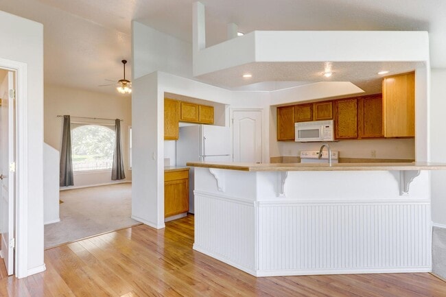 Building Photo - Must See 2 Story Home in Nampa _ With Lawn...