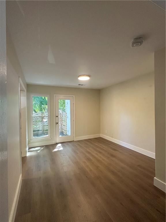 Foto del edificio - 3155 Cape Cir