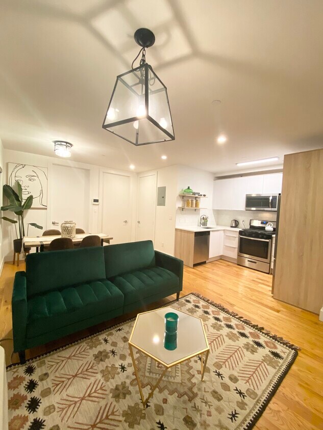 Primary Photo - 109 Winthrop St