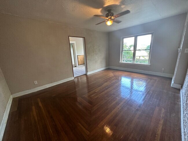 Sala de estar - 1313 Maccorkle Ave SE