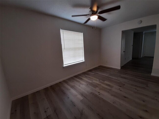 Building Photo - 12202 Ormandy St