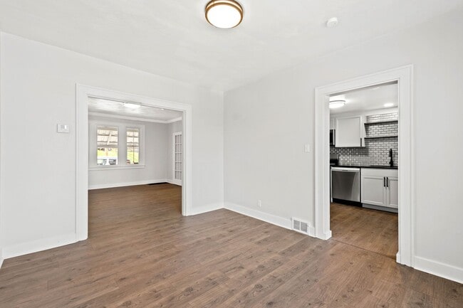 Building Photo - Beautiful 3 bedroom home in Homestead available July 1!