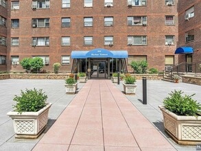 Building Photo - 6515 BOULEVARD