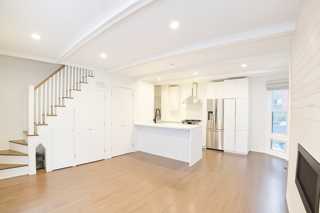 Sala de estar - 2026 N Cleveland Ave