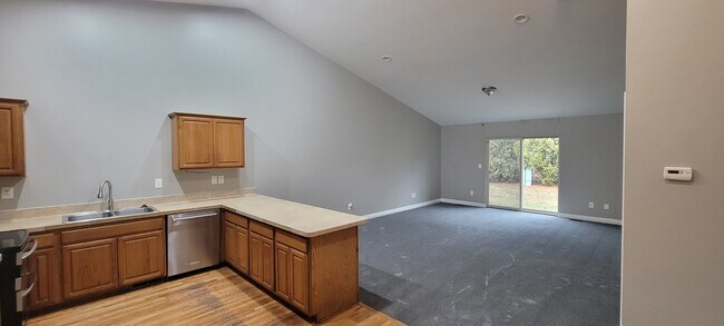 Foto del edificio - 3167 E 11 Mile Rd