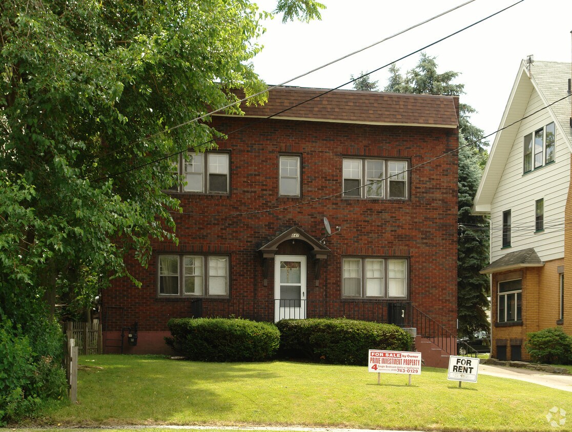 Building Photo - 847 5th Ave