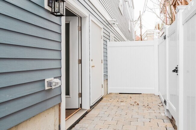 Foto del edificio - 17 Barrett Ave