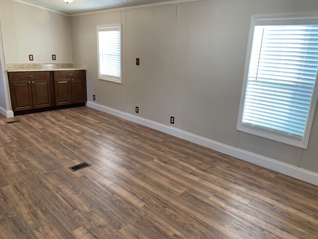 Building Photo - 154 NW Alpata Ct