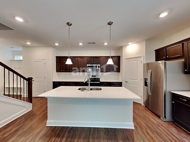 Foto del edificio - 7409 Garrett Ct