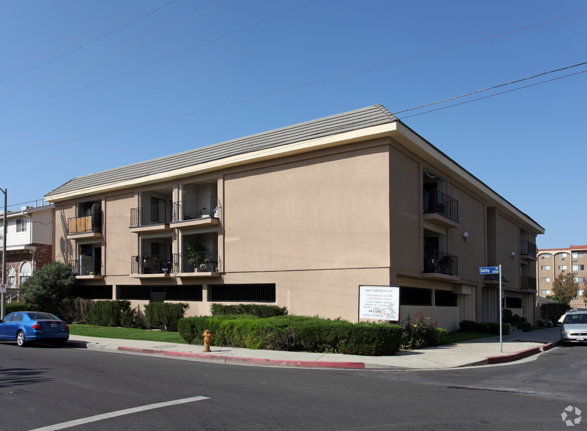 Primary Photo - Gresham Apartments