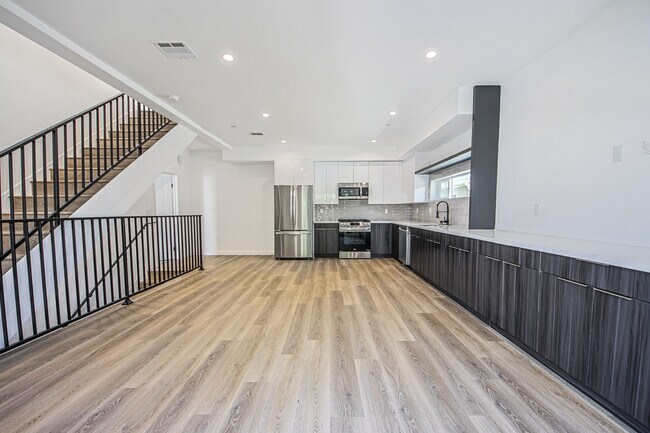 Foto del edificio - 5235 Satsuma Ave