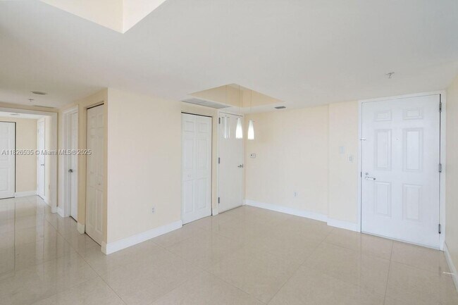 Foto del edificio - 3232 SW 22nd St