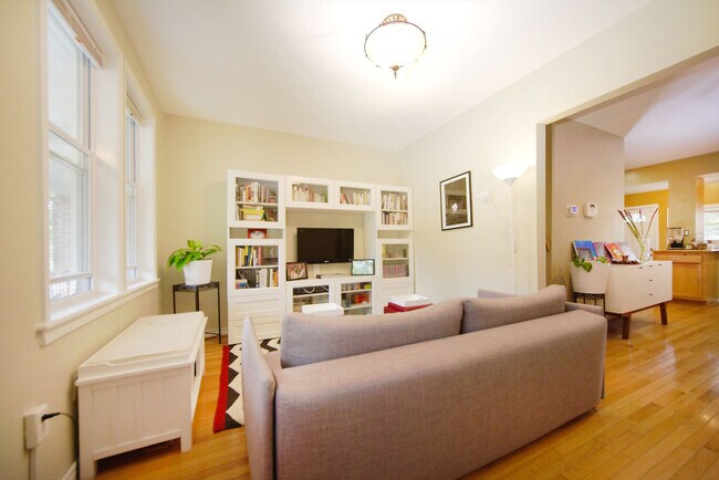 Foto del edificio - "Practically Perfect"  Brookland 3 Bedroom 2 Bath home OPEN 6/24 12:30-1:30