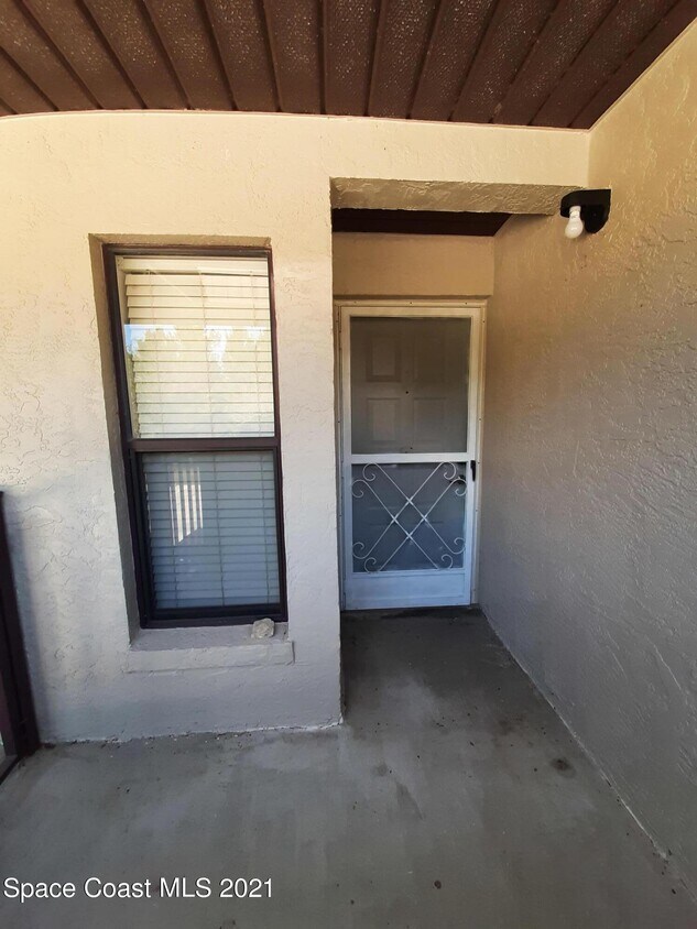Foto principal - 1051 Clearmont St NE