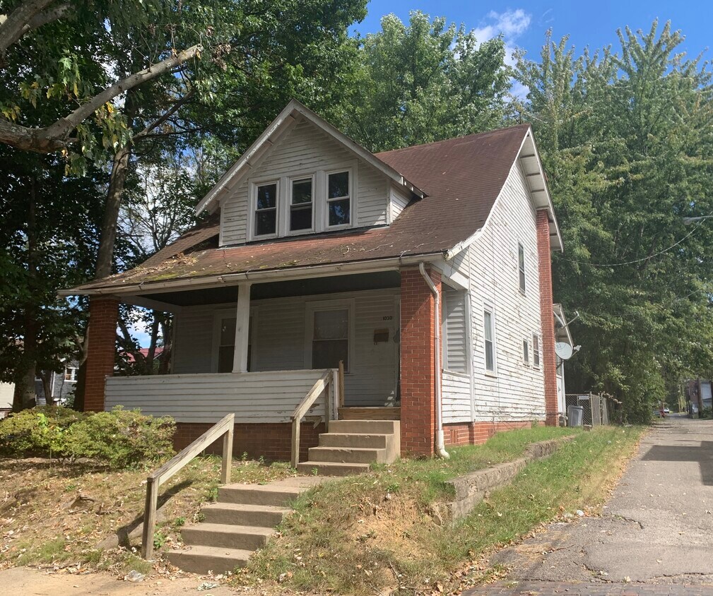 1030 21st St, Huntington, WV 25703 House Rental in Huntington, WV