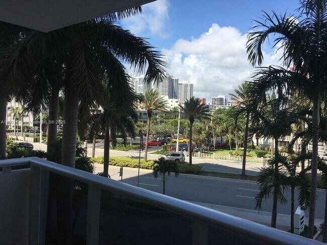 Foto del edificio - 3140 S Ocean Dr