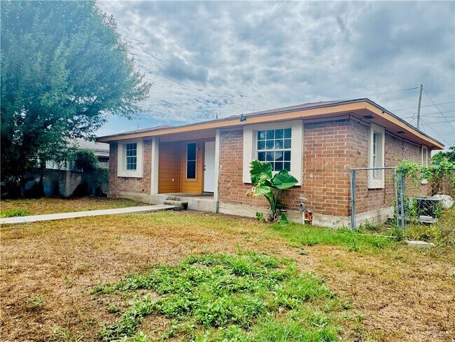 Building Photo - 27 Melba Ave
