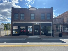 Building Photo - 216 Main St