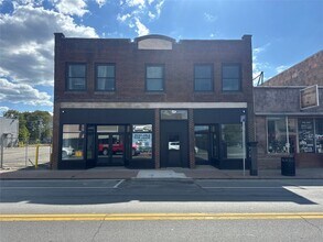 Building Photo - 216 Main St