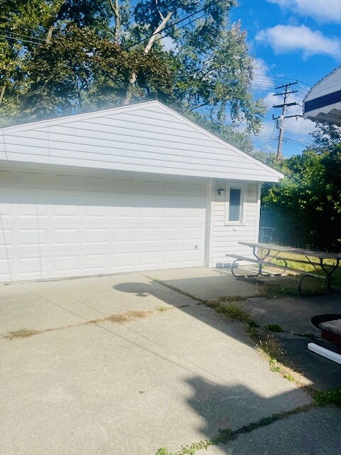 Foto del edificio - Charming 3-Bed Home with Finished Basement on Hickory Street!