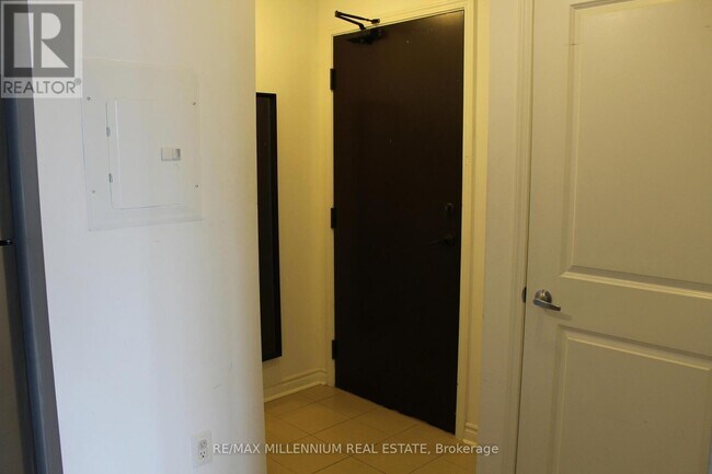 Building Photo - 385-385 Prince of Wales Dr