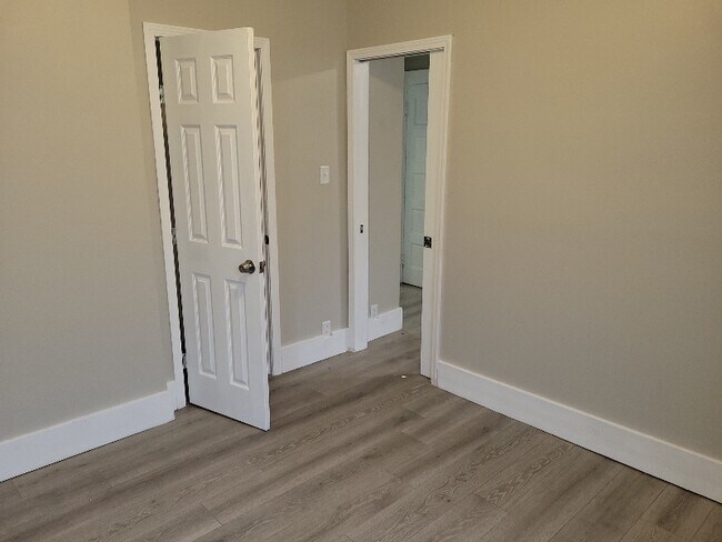 Foto del edificio - 4155 McRee Ave