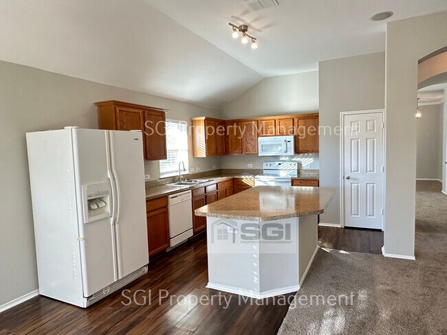Building Photo - 9889 Willowick Ave