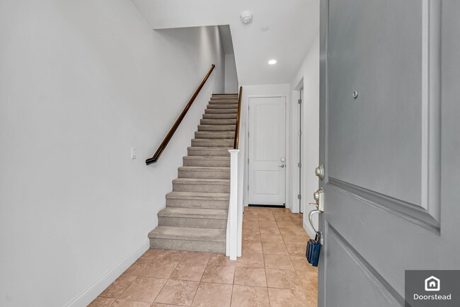 Building Photo - 39837 Pelton Ter