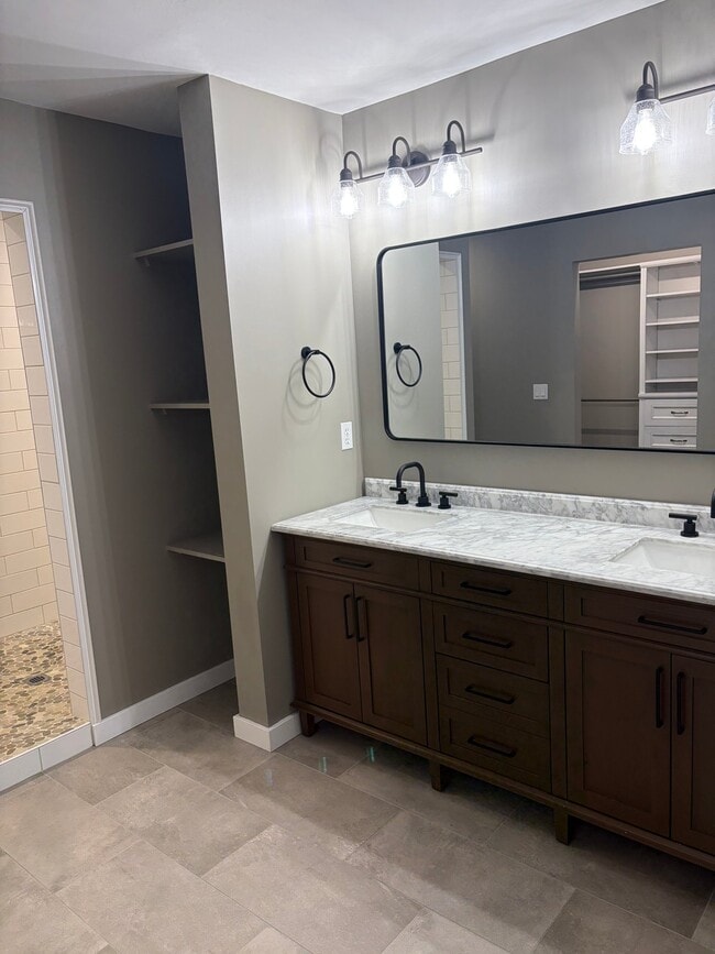 Building Photo - 132 WA-153