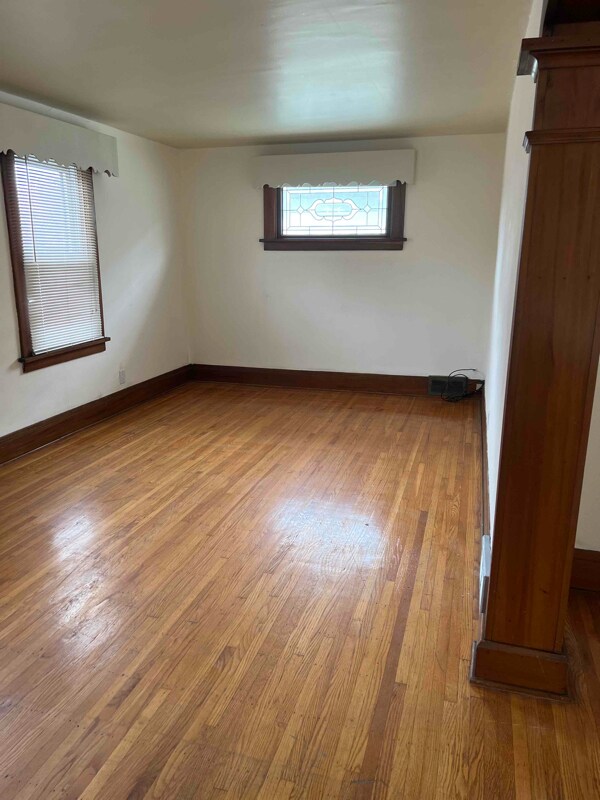 Building Photo - 31 Ruspin Ave