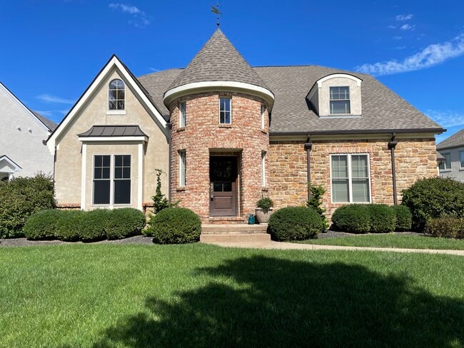 Building Photo - 4217 Village Club Dr