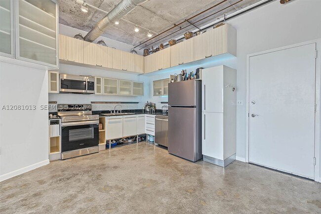 Foto del edificio - 10 SW South River Dr