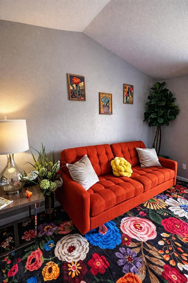 Building Photo - Hacienda Bonita