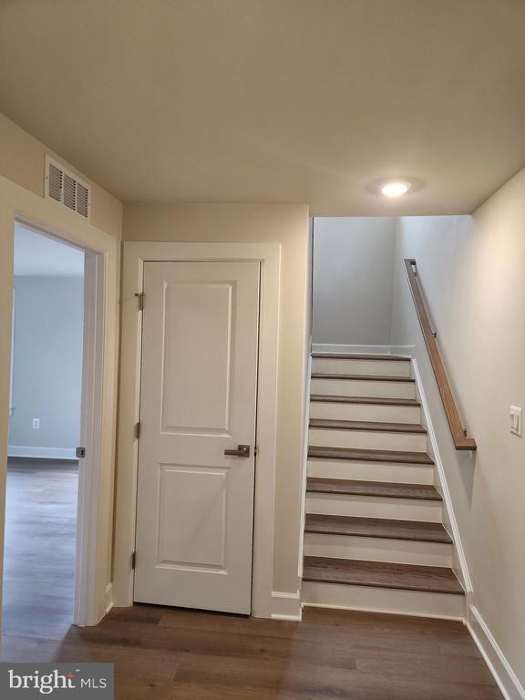 Building Photo - 2111 Collington Pl