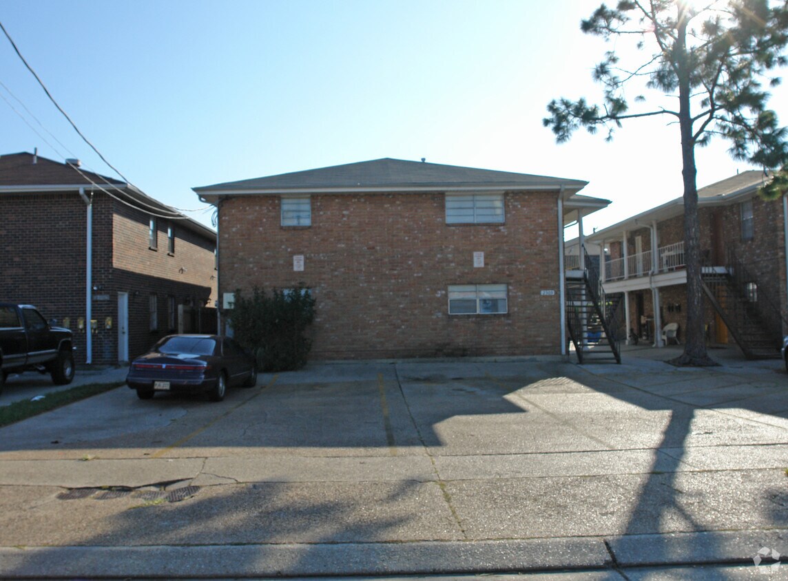 Primary Photo - 2305 Pasadena Ave