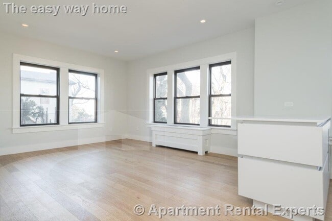 Foto del edificio - 123 Highland Ave