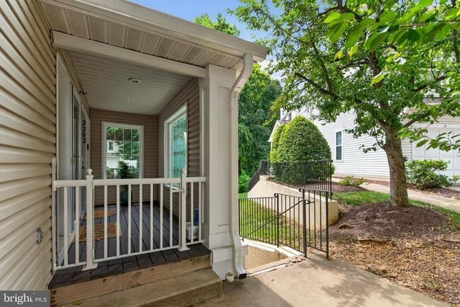 Building Photo - 6607 Thackwell Way