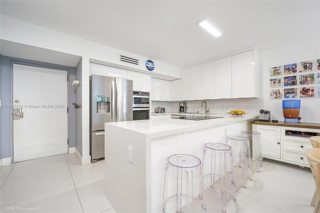 Foto del edificio - 55 Ocean Ln Dr