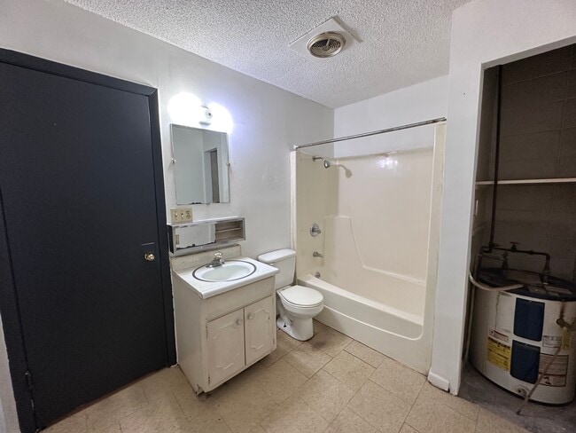 Building Photo - 30-103 Illinois-