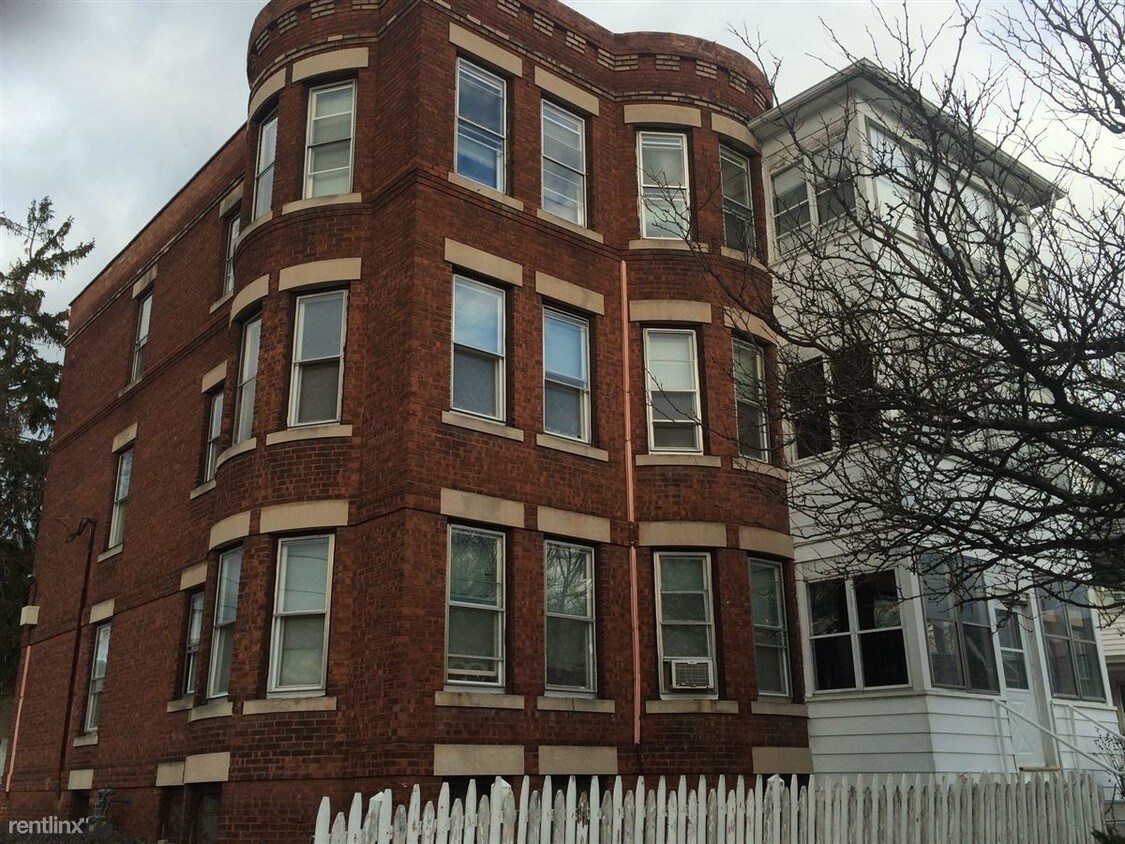 31 Beacon Ave, Holyoke, MA 01040 Condo for Rent in Holyoke, MA