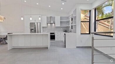 Building Photo - 15533 N Miami Lakeway