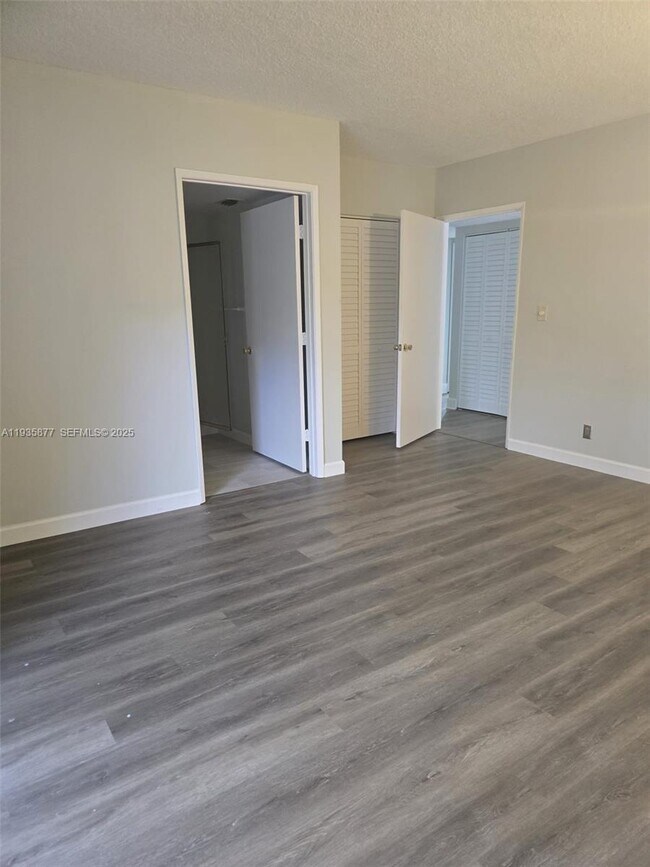 Foto del edificio - 4705 SW 62nd Ave