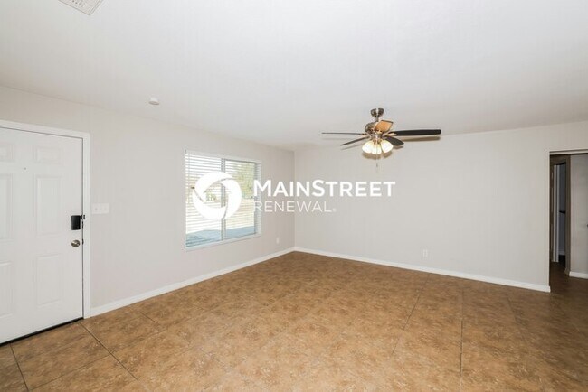 Building Photo - 4 Bedroom Pet-Friendly Home in Phoenix, AZ...