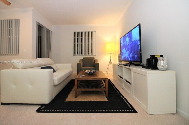 Foto del edificio - 3255 NE 184th St