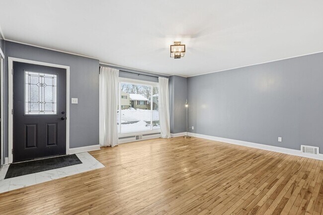 Foto del edificio - 3042 Rightmire Blvd