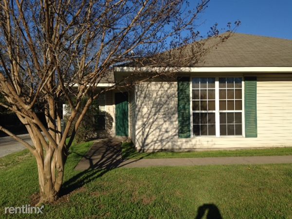 Building Photo - 1137 Oney Hervey Dr